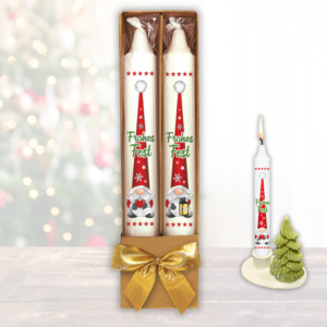 2er Set Weihnachtskerzen – Frohes Fest Wichtel rot -Weihnachtswichtel in Geschenkverpackung mit Schleife Sprüche auf Spitzkerzen Stabkerzen Kerzen mit Tattoofolie im Geschenkset