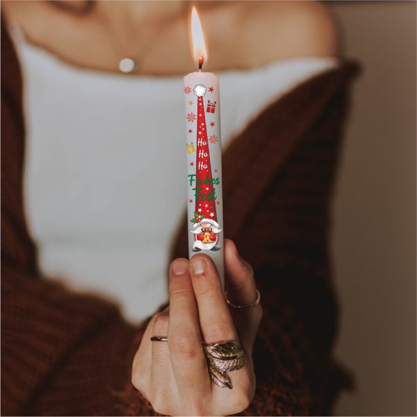 2er Set Weihnachtskerzen – Frohes Fest Wichtelpaar - in Geschenkverpackung mit Schleife Sprüche auf Spitzkerzen Stabkerzen Kerzen mit Tattoofolie im Geschenkset sie