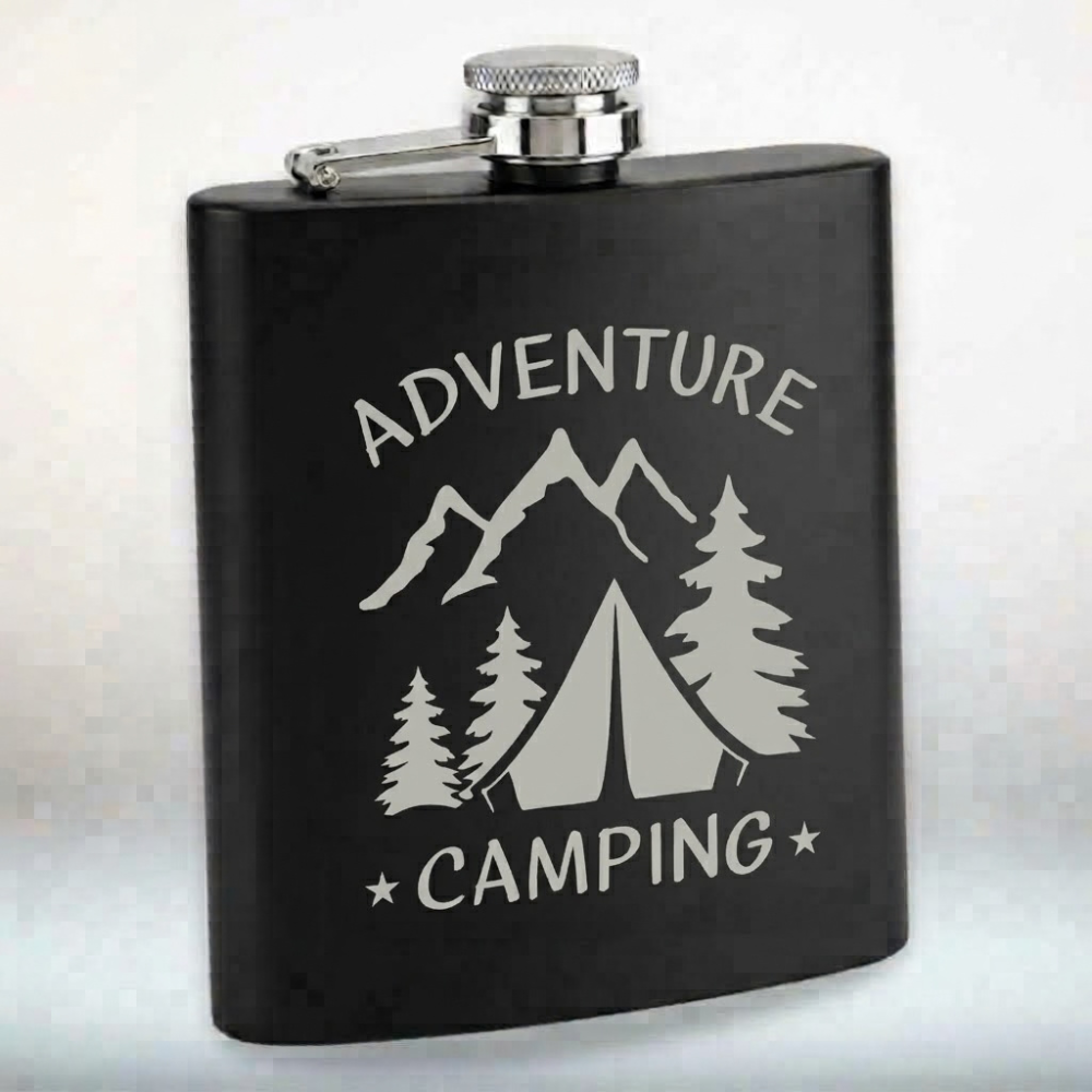 Flachmann Schwarz Edelstahl mit Gravur – 7 oz _ 200 ml Taschenflasche Auslaufsicher – Geschenk für Männer & Outdoor – Adventure Camping