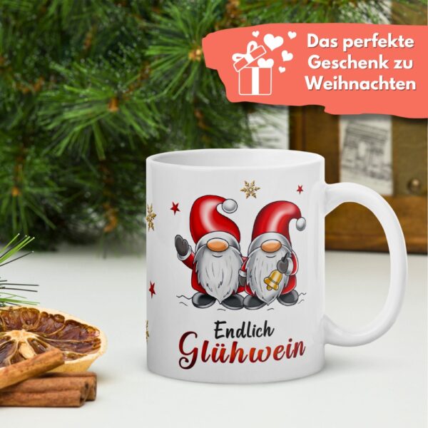 Geschenk Tasse Glühweintasse Wichtel – Beidseitig bedruckte Keramiktasse mit Spruch „Endlich Glühwein“ – 300ml – Spülmaschinenfest – Lustige Weihnachts Geschenkidee - Deko