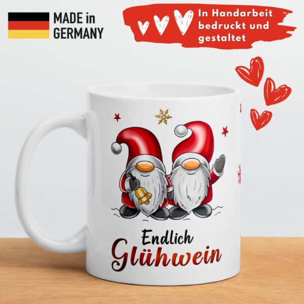 Geschenk Tasse Glühweintasse Wichtel – Beidseitig bedruckte Keramiktasse mit Spruch „Endlich Glühwein“ – 300ml – Spülmaschinenfest – Lustige Weihnachts Geschenkidee - qualität2