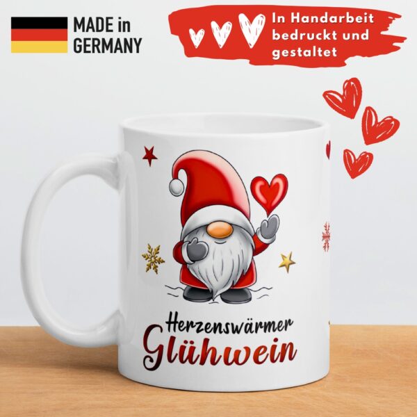 Geschenk Tasse Glühweintasse Wichtel – Beidseitig bedruckte Keramiktasse mit Spruch „Herzenswärmer Glühwein“ – 300ml – Spülmaschinenfest – Lustige Weihnachts Geschenkidee - qualität2