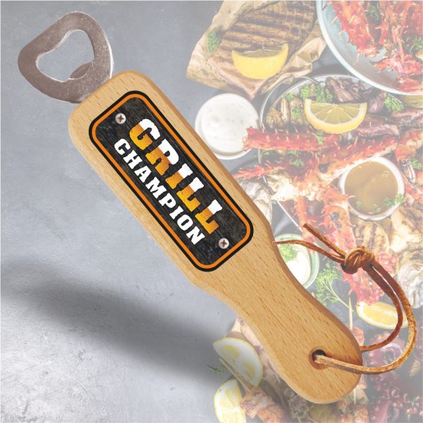 Holz Flaschenöffner - Grill Champion mit Lederband Lederriemen Geschenke für Grillprofis grillen - Holzflaschenöffner