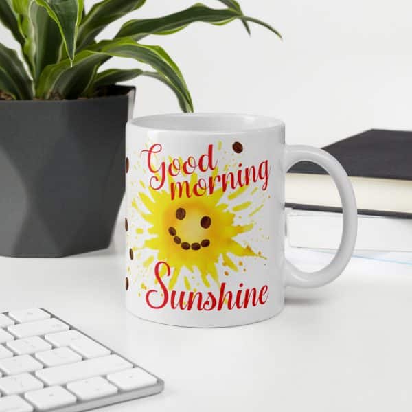 Lustige Tasse Kaffeetasse für Kaffeeliebhaber – good morning sunshine – Becher Perfektes Geschenk für Kaffee-Junkies, Kollegen & Freunde - auf dem Schreibtisch