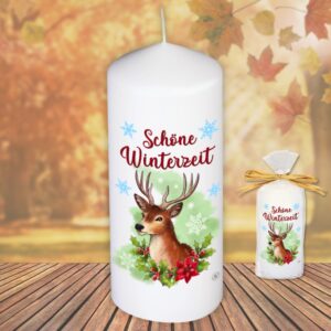 Motivkerze Tiere Stumpenkerze – Schöne Winterzeit, Hirsch - Kerze in Geschenkverpackung mit Schleife moderne Motive Herbstmotiv Wintermotiv auf Tattoofolie Schiebefolie