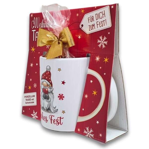 Süße Weihnachtstasse - Wichtel Frohes Fest - Kaffeetasse Geschenk Tasse mit Spruch und Schokolade mit Geschenkverpackung zu Weihnachten deidseitig bedruckt - schräg