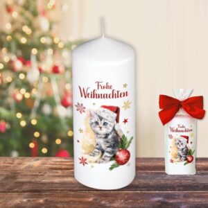 Weihnachtskerze Stumpenkerze – Frohe Weihnachten Katze - Kerze in Geschenkverpackung mit Schleife zu Weihnachten moderne Motive auf Tattoofolie Schiebefolie